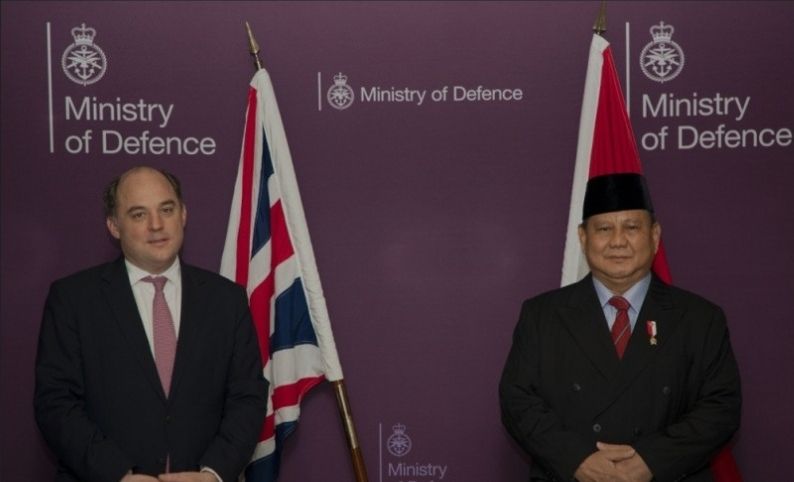 podiumnews.com-Menhan RI Temui Menhan Inggris Bahas Kerja Sama Pertahanan